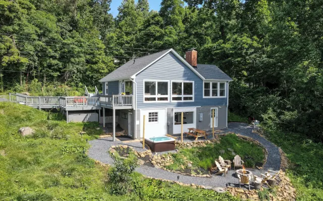 Hottub+Pet friendly+Mtn view+Skyline Dr+Wineries