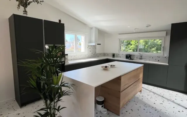 Casa a uma curta distância a pé da estação de...
Acomoda pelo menos...