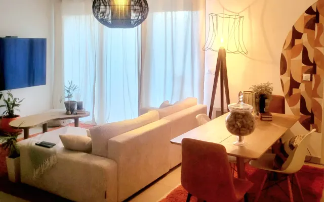 50m2 große Wohnung in der Nähe von allen Annehmlichkeiten. Straßenbahn
