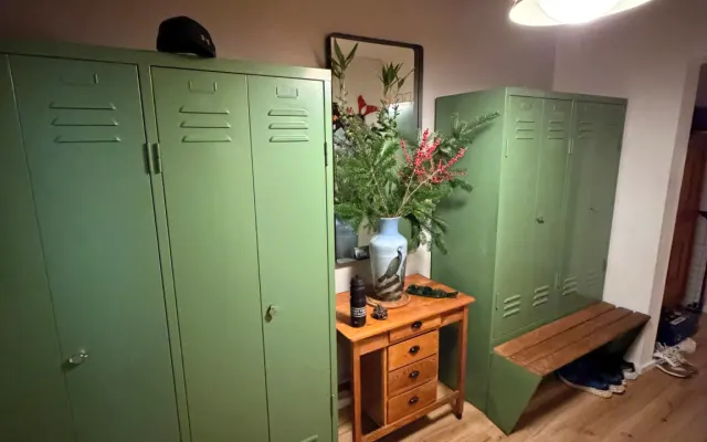 Chambre dans un appartement spacieux dans un endroit central