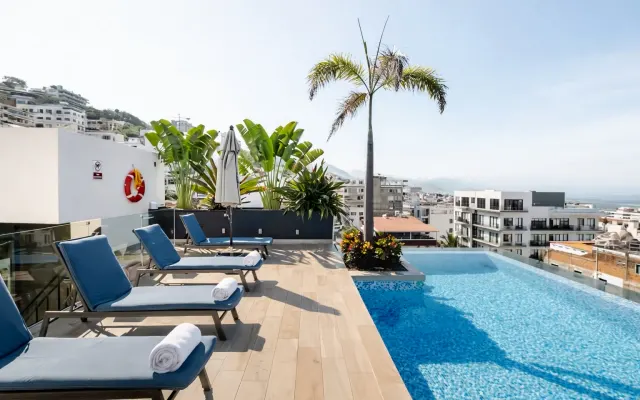 Sunsetower Premium 1BR, Dachterrasse mit Infinity-Pool