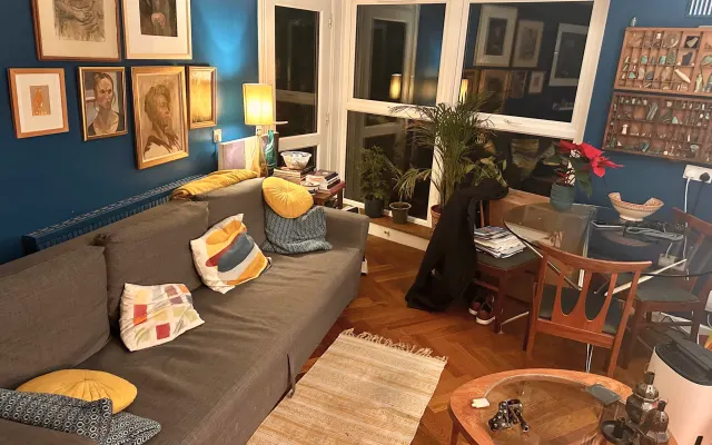 Cosy, quiet apartment 2 mins from the central line