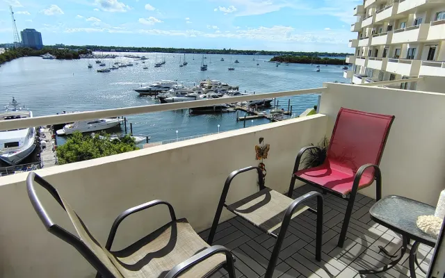 Bayview Bliss · Relaxed, Clothing-Optional Stay w/ Parking