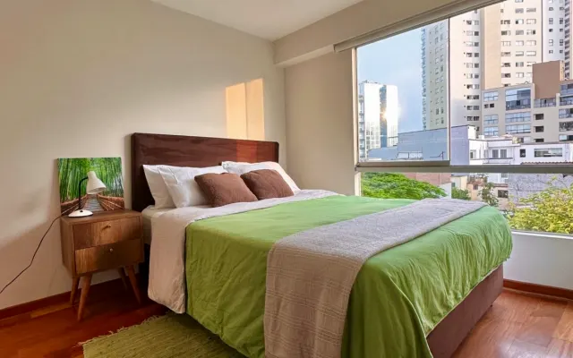 Quarto privado luminoso + casa de banho perto do oceano - Miraflores