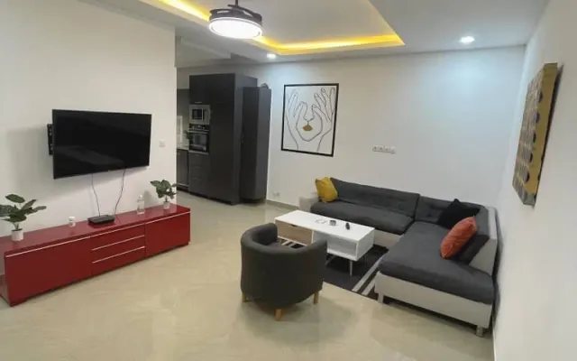 Moderne Wohnung mit Balkon