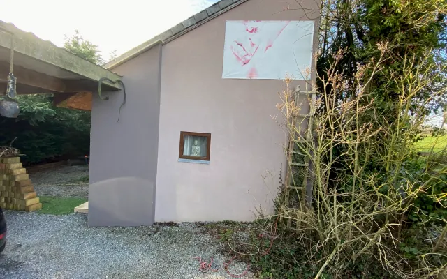 Le Chalet Discret, aislado en el campo