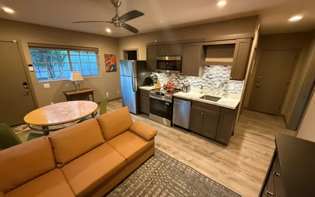 Large One Bedroom Casita  in Midtown