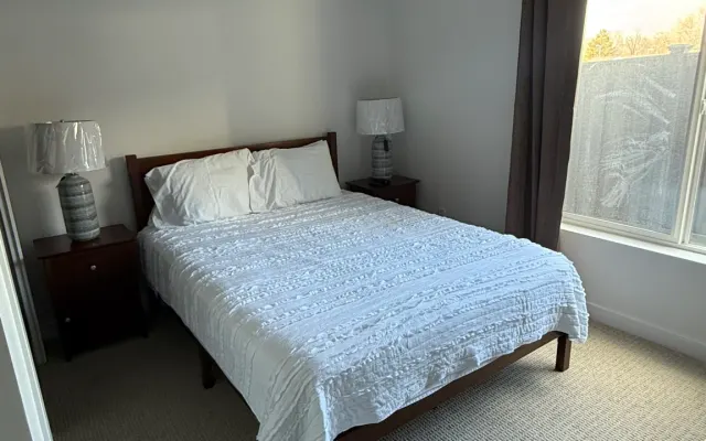 Komfortables Privatzimmer mit eigenem Bad.