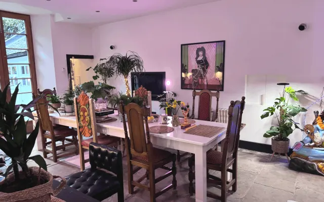 Enjoy a fully secure, private room in an incredible art-filled home.
