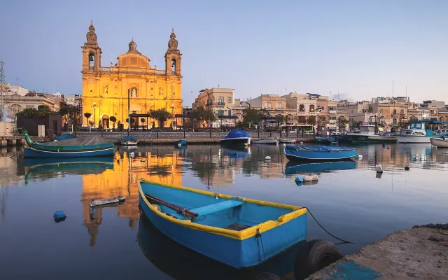 Bright Scandinavian flat with Msida Marina views