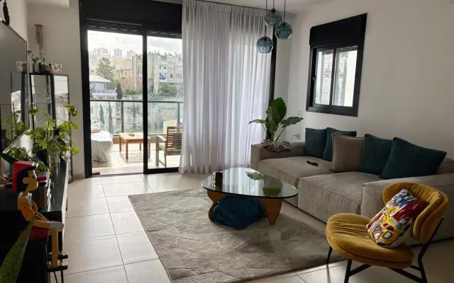 Apartment with private bedroom and bathroom