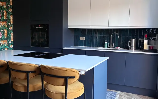 Lovely home on a quiet street, great location, easy access to MCR CC
