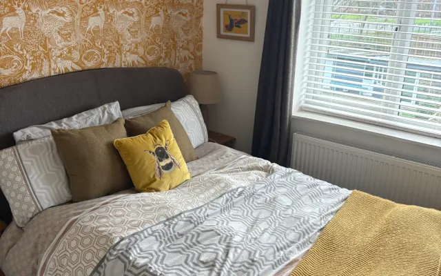 Double Room in Stockport on the edge of the countryside
