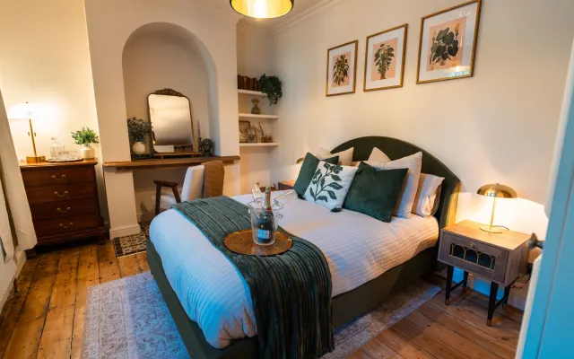period apartment in central Bournemouth