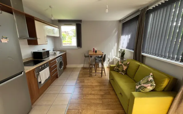 Einladende Wohnung mit Balkon und kostenlosem Wi-Fi im pulsierenden...