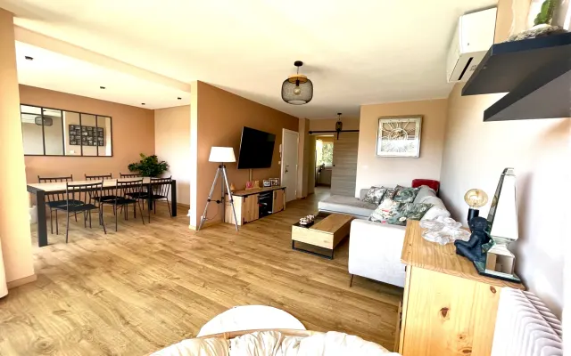 Einzelzimmer in einer Luxuswohnung