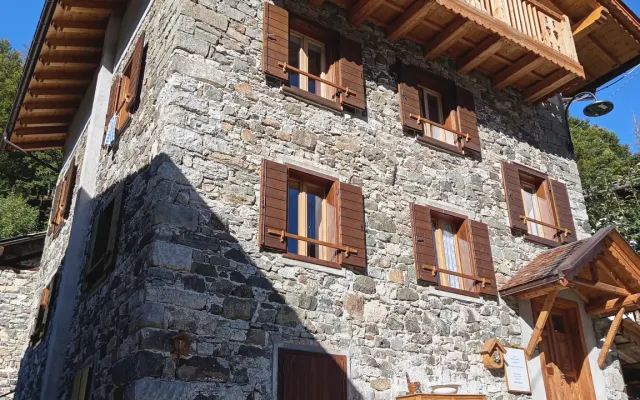Chalet Apartment in ancient residence, Dolomites Pale di S Martino