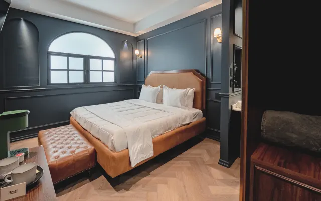 The Midnight Bloom Suite