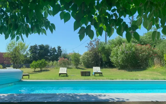 Monolocale di charme e piscina nel cuore di un Mas provenzale...