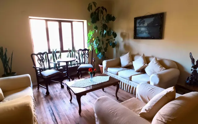Amplio departamento en casa antigua estilo "Art Déco" en pleno centro