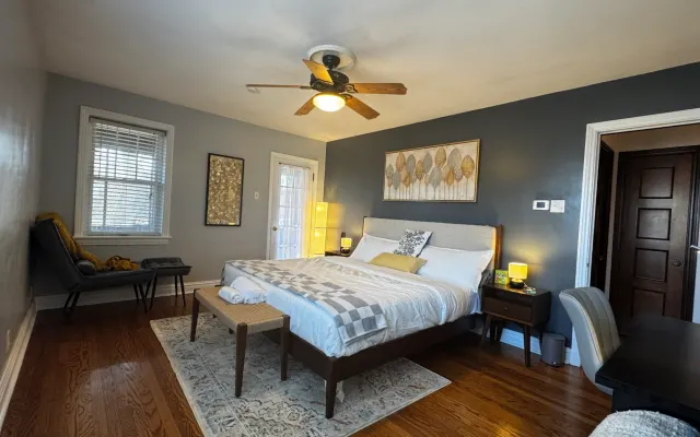 Spacious Pvt Bedroom&Bath* w/parking *MinsToWashU
