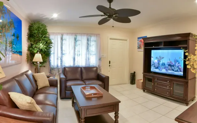 Suite 2124 - 2 Chambres King, Cuisine, Patio, Piscine, Walk to Wilton...