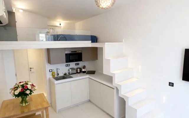 Studio to rent in the heart of the Carré d'or in Nice, rue Dalpozzo...