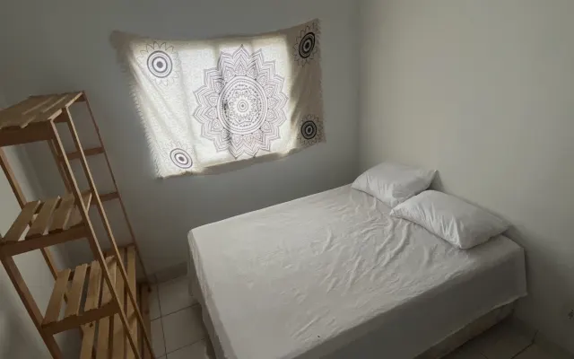 Quarto aconchegante em apartamento no coração do Rio Vermelho. - copiar 01