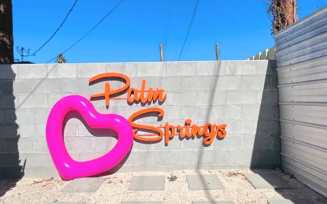 Roupa opcional MCM Studio Casita com piscina e jacuzzi! Só para...