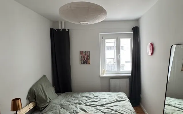 Small guest room in a cozy apartment in Neukölln
