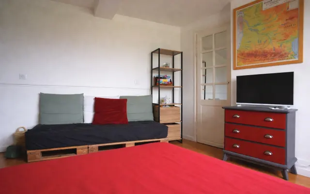 Room with view of the ramparts - optional gay accessories
