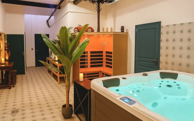 Quarto de hóspedes com casa de banho partilhada (2 quartos).