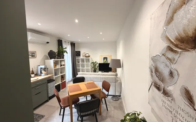 Pequeno apartamento em Menton, a uma curta distância a pé do centro da 