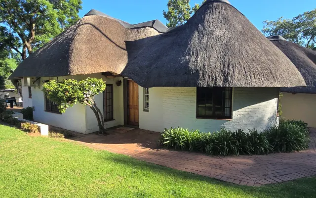 Ruhiges Bryanston Garden Cottage - zentral und privat in Johannesburg