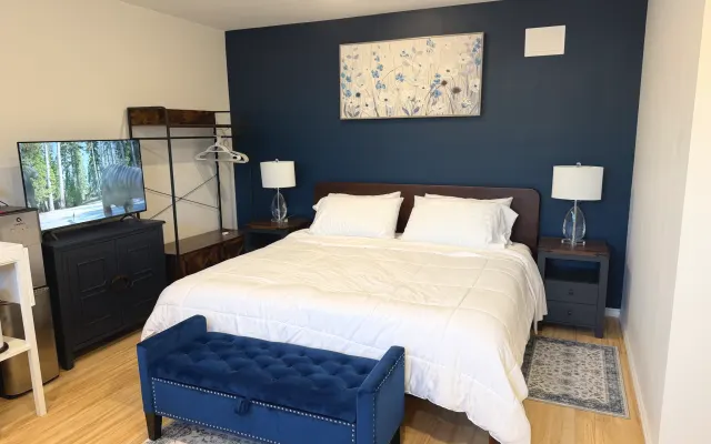 Beautiful cozy studio (MIL) on the west end area in Tacoma