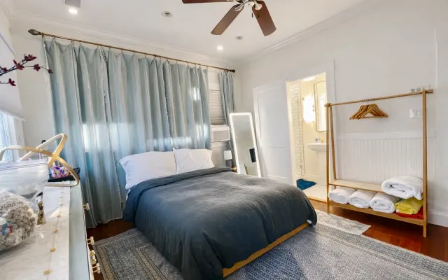 Garten-Suite: Private Terrasse, Whirlpool und schnelles Wi-Fi