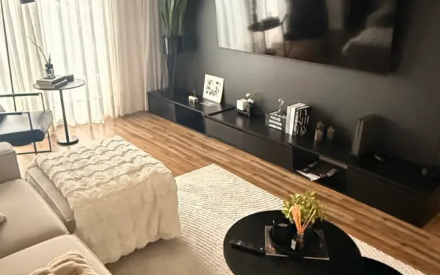 Appartement bien situé, à proximité des gymnases, des magasins et de...
