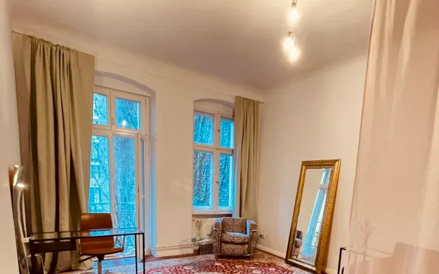 Bellissima camera con balcone a Kreuzberg/Kreuzkölln
