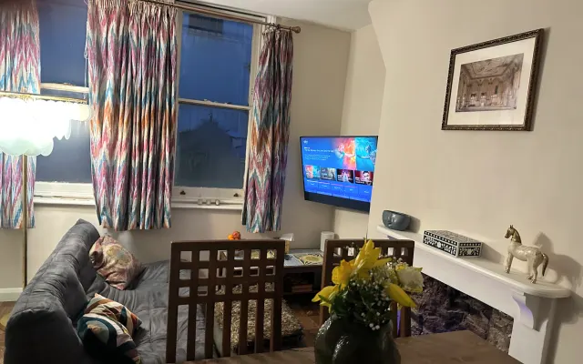 Trendy one bedroom apartment with roof space in Fitzrovia