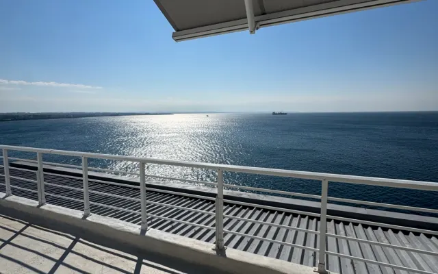 Baobloom Meerblick vor Zentrum von Thessaloniki