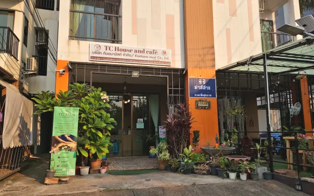 Tc house and cafe