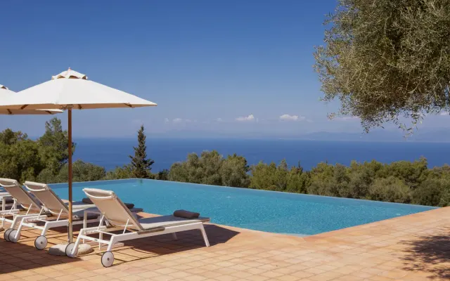 Villa Borsa: Retiro isolado com vista para o mar, ginásio, perto de...