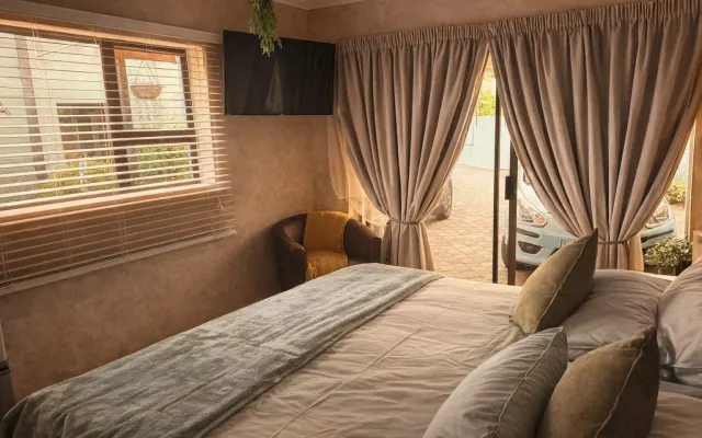 Falcons Studio Apartment