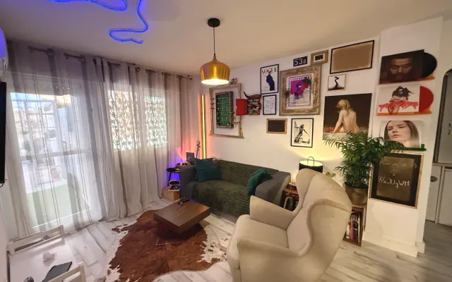 PRIVATE ROOM IN APARTMENT