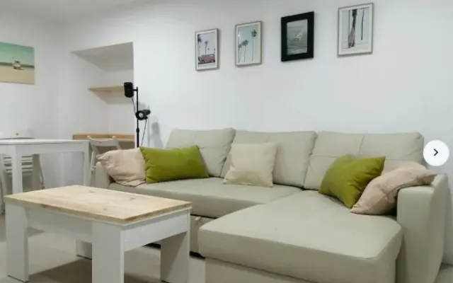 Sleep on sofa in central Cadiz