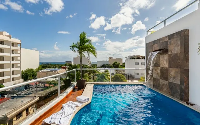 Zazil-Ha Condo • Rooftop Pool • AC • Fast Wi-Fi
