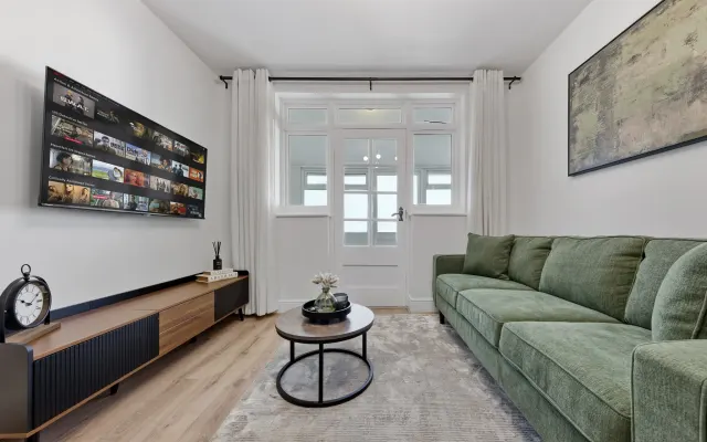 4BR | Schlafplätze 8 | Stilvolles Haus Luton Escape | Wifi
