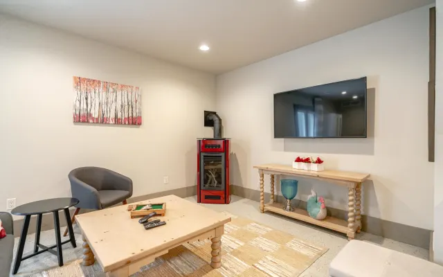 Suite 15- A Simply Suite Escape