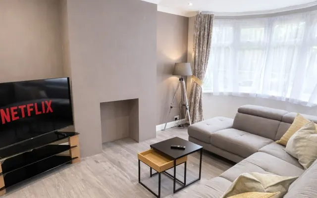 Helles 3-Bett-Haus in Watford nahe London Links