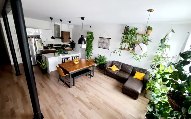 Zimmer in einer geräumigen Gemeinschaftswohnung in der besten Nachbarschaft.